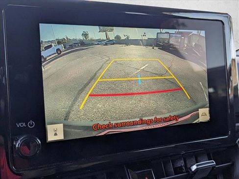 Used 2023 Toyota Corolla Cross XLE image 13