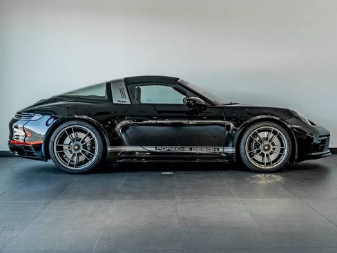 Certified 2022 Porsche 911 50th Anniversary Edition AWD/4WD image 8