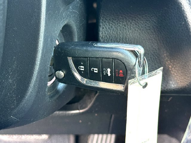 Used 2019 Toyota Camry SE FWD image 18