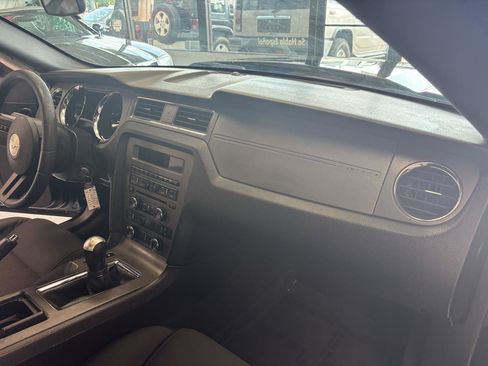 Used 2010 Ford Mustang Coupe RWD image 14