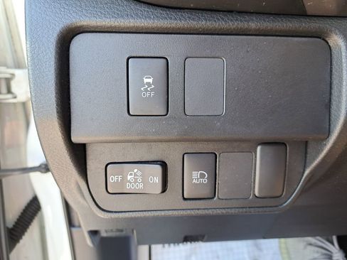 Used 2020 Toyota Tacoma SR5 image 25