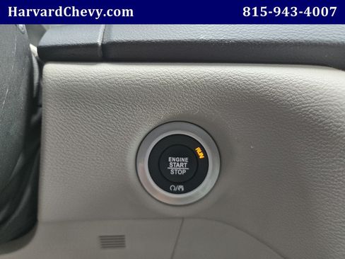 Used 2023 Chrysler Pacifica Touring-L FWD image 21
