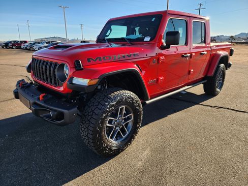 Used 2025 Jeep Gladiator Mojave image 3