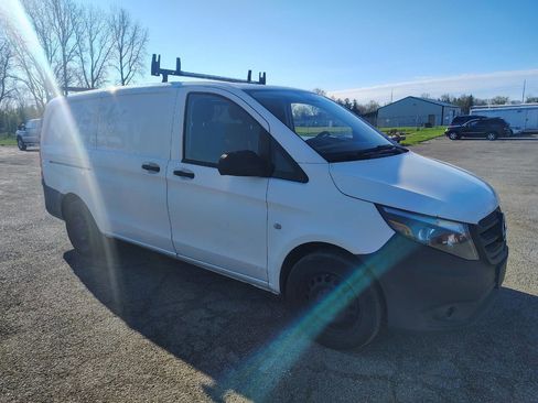 Used 2016 Mercedes-Benz Metris image 3