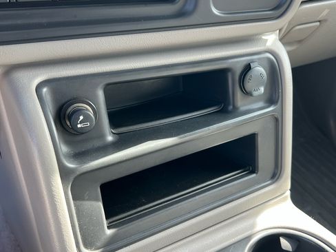 Used 2004 GMC Sierra 2500 SLT w/ Skid Plate Package image 77