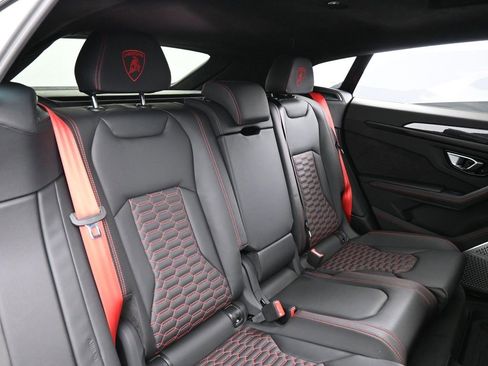 Used 2024 Lamborghini Urus S image 30