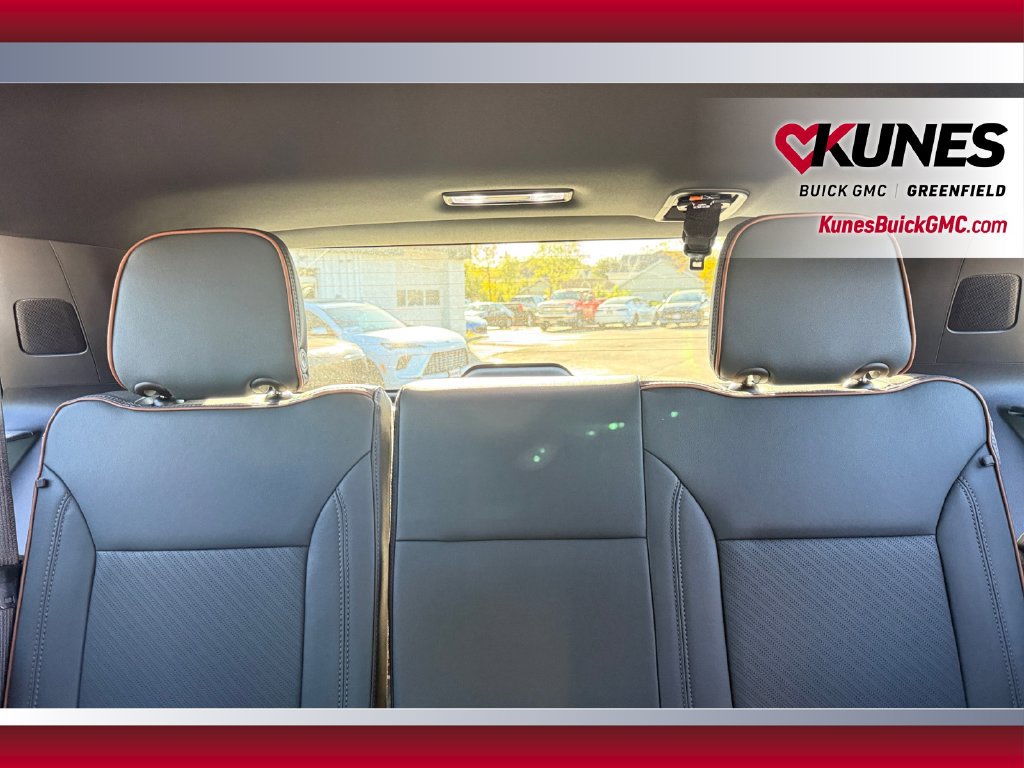 New 2026 GMC Yukon AT4 w/ AT4 Premium Plus Package AWD/4WD image 33
