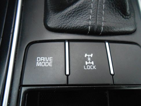 Used 2019 Kia Sorento AWD V6 image 16