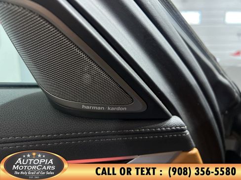 Used 2022 BMW 740i w/ M Sport Package RWD image 13