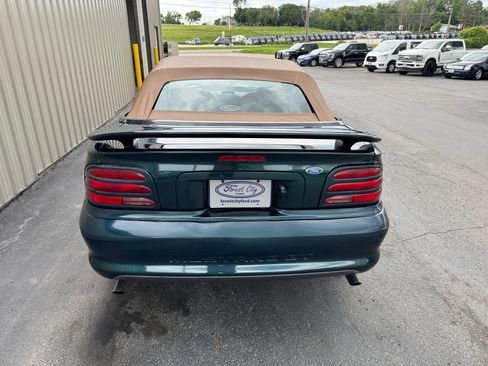 Used 1995 Ford Mustang GT RWD image 5