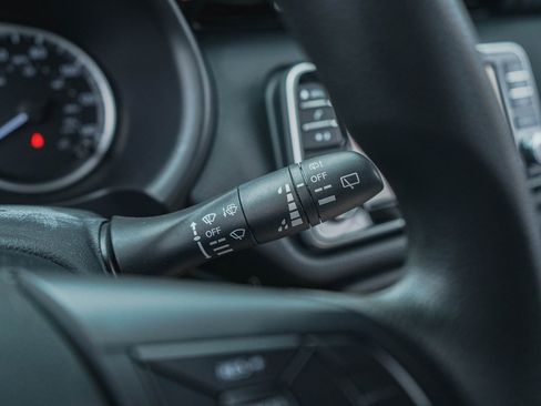 Used 2024 Nissan Kicks S image 15