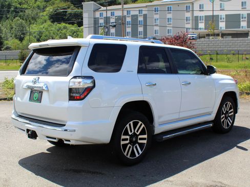 Used 2016 Toyota 4Runner Limited AWD/4WD image 7