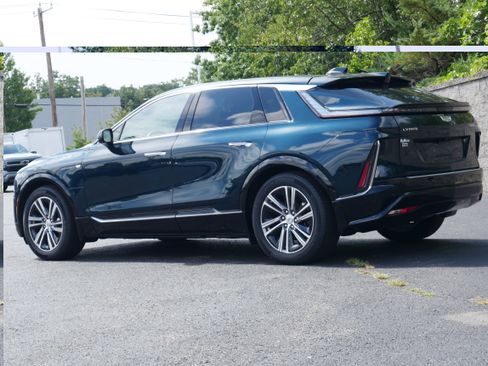 Used 2024 Cadillac Lyriq Luxury AWD/4WD image 4
