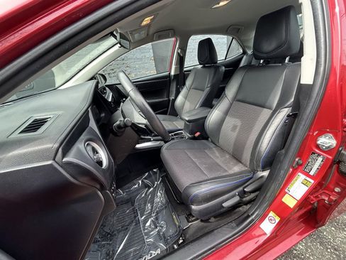 Used 2018 Toyota Corolla SE image 11