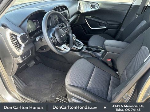 Used 2025 Kia Soul LX image 13