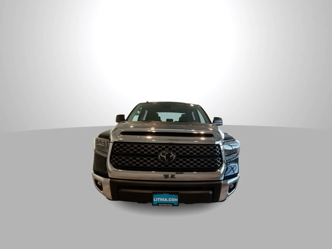 Used 2018 Toyota Tundra SR5 w/ TRD Off Road Package AWD/4WD image 3