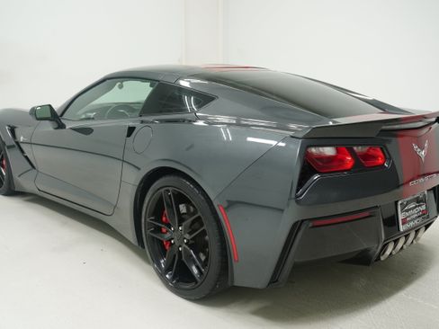 Used 2017 Chevrolet Corvette Stingray Coupe RWD image 6