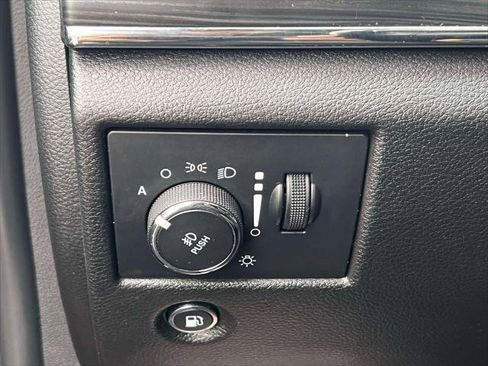 Used 2020 Jeep Grand Cherokee Limited image 18