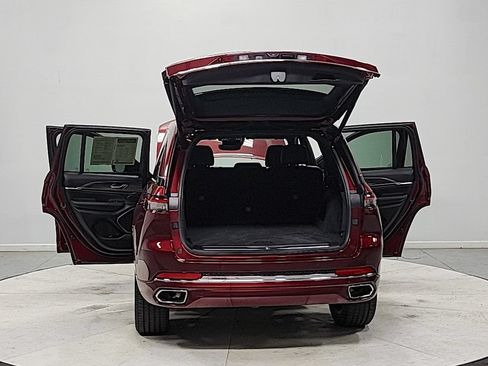 Used 2023 Jeep Grand Cherokee Overland AWD/4WD image 14