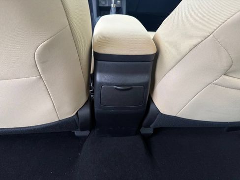 Used 2017 Toyota Corolla LE w/ Carpet Mat Package (TMS) FWD image 15