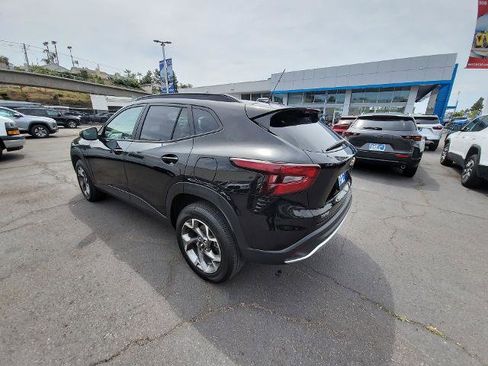 Used 2025 Chevrolet Trax LT w/ Driver Confidence Package image 6