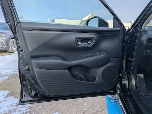 Certified 2023 Honda HR-V LX image 12