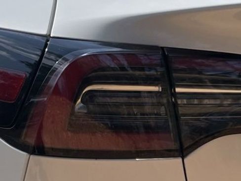 Used 2022 Tesla Model 3 Standard Range image 8