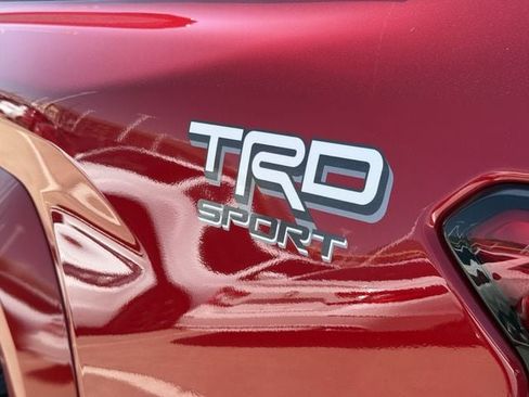Used 2025 Toyota Tacoma TRD Sport AWD/4WD image 9
