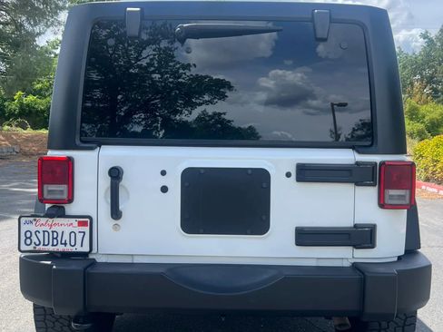 Used 2018 Jeep Wrangler Unlimited Sport S AWD/4WD image 6