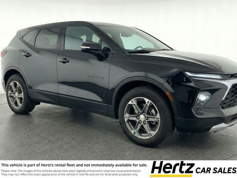 Used 2025 Chevrolet Blazer LT image 1