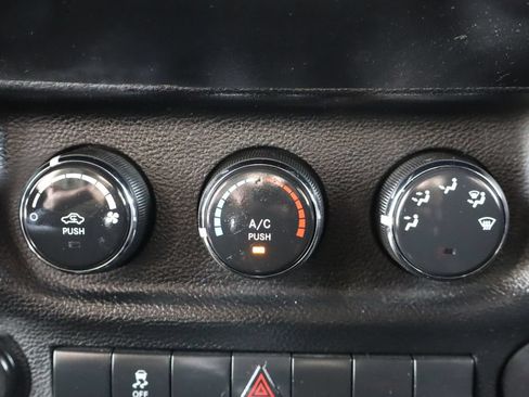 Used 2013 Jeep Wrangler Sport AWD/4WD image 20
