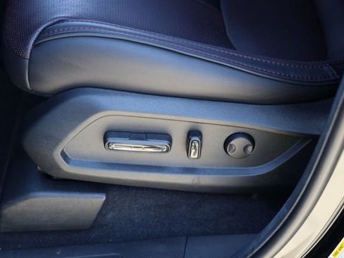 Certified 2025 Honda Pilot Black Edition image 24