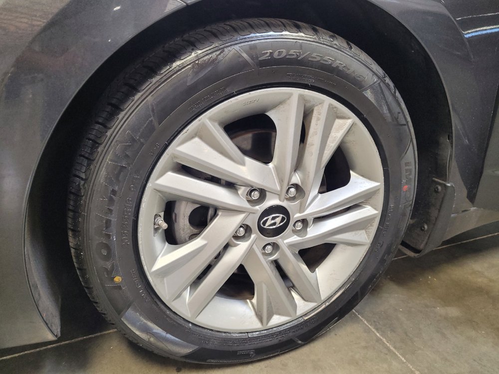 Used 2020 Hyundai Elantra Value Edition FWD image 31
