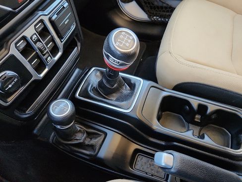 Used 2020 Jeep Gladiator Sport w/ Quick Order Package 23S image 20