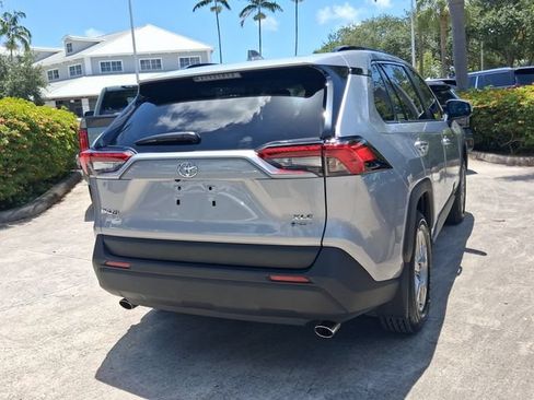 Used 2025 Toyota RAV4 XLE AWD/4WD image 4