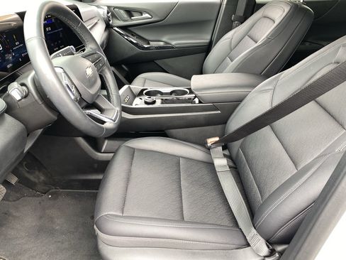 Used 2026 Chevrolet Equinox LT w/ Convenience Package II FWD image 17