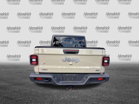 Used 2020 Jeep Gladiator Overland AWD/4WD image 9