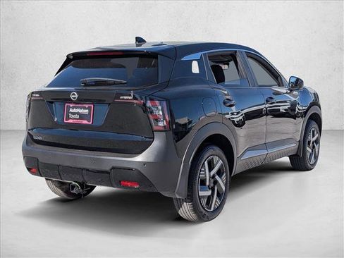 Used 2025 Nissan Kicks SV image 5