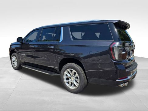 New 2026 Chevrolet Suburban Premier RWD image 5