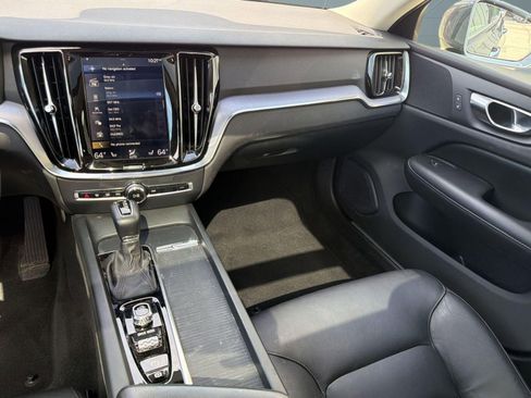 Used 2020 Volvo S60 T5 Momentum FWD image 27
