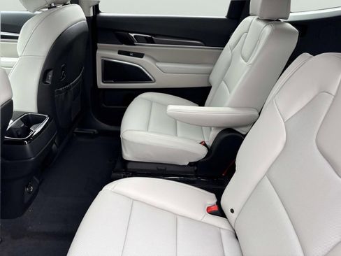 New 2025 Kia Telluride S image 18