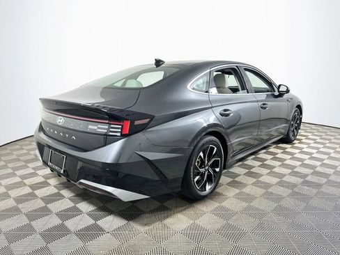 Used 2024 Hyundai Sonata SEL FWD image 3