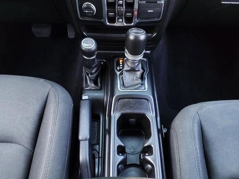 Used 2019 Jeep Wrangler Unlimited Sport S image 21