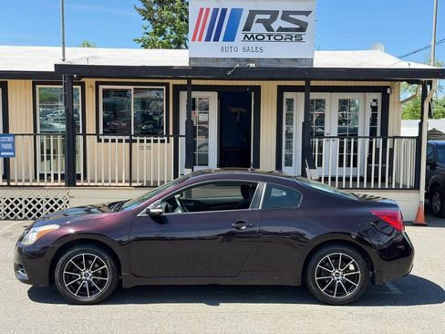 Used 2010 Nissan Altima 2.5 S w/ Premium Pkg FWD image 3