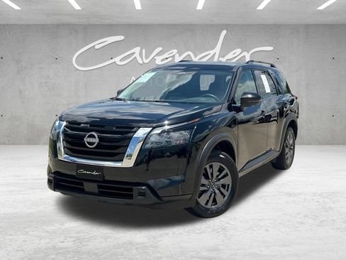 Used 2024 Nissan Pathfinder SV FWD image 1