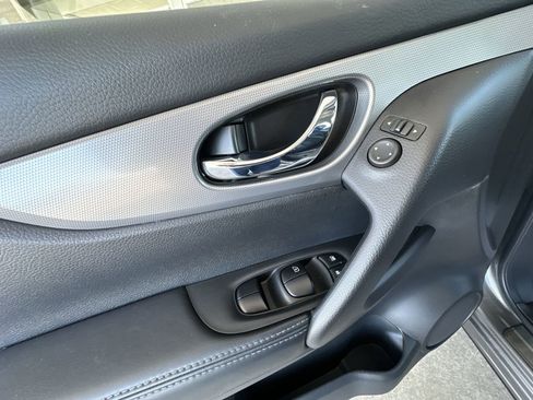 Used 2020 Nissan Rogue Sport SL FWD image 23