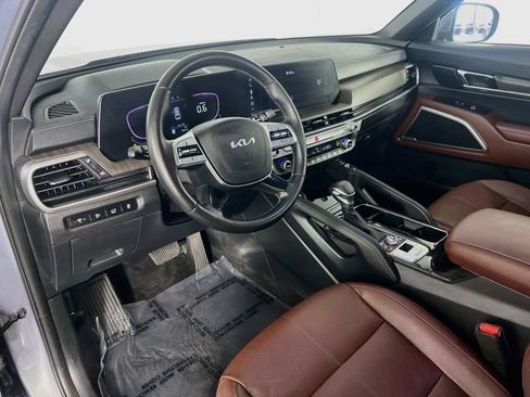 Used 2023 Kia Telluride EX w/ EX Captain's Chair Package AWD/4WD image 11