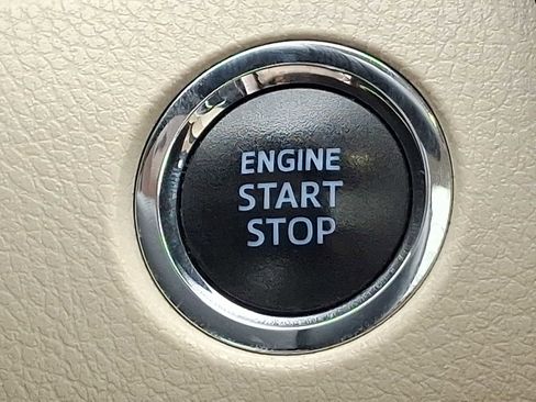 Certified 2020 Toyota Camry XLE image 27