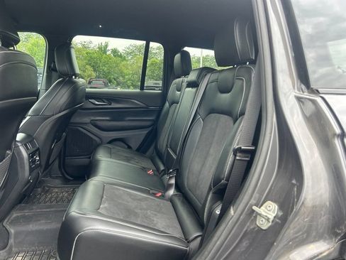 Used 2024 Jeep Grand Cherokee Altitude AWD/4WD image 7