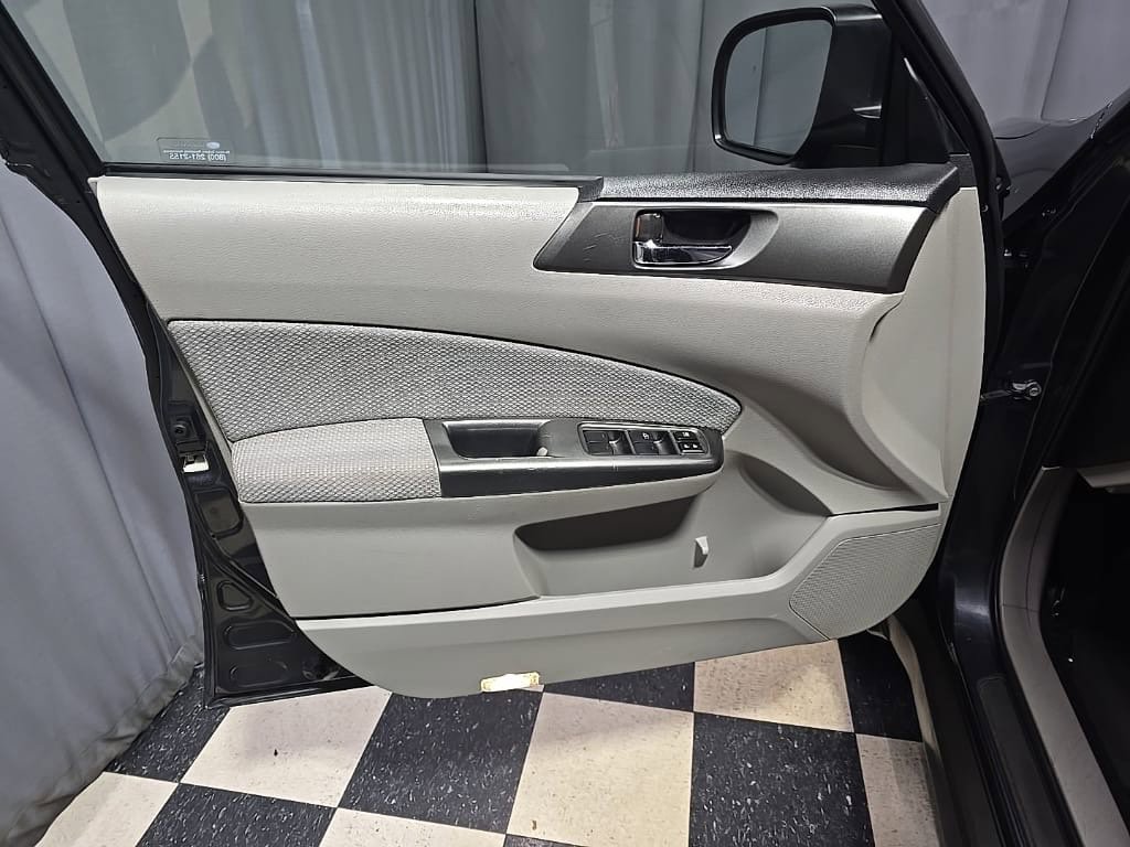 Used 2012 Subaru Forester 2.5X Premium w/ All-Weather Pkg AWD/4WD image 8